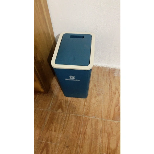 Mình thấy có 2 màu đen và xanh, 2 màu này dùng đều OK nhé 