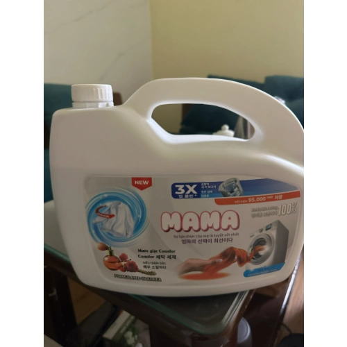 Nước giặt đậm đặc cho ra khá nhiều bọt, giao hàng nhanh chóng