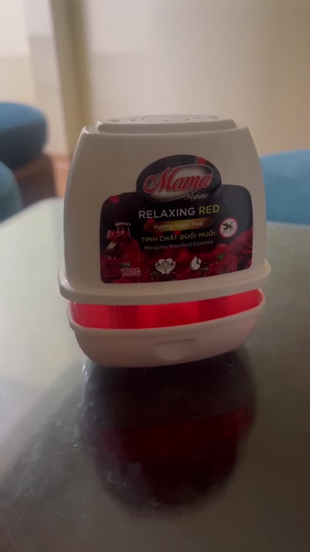 Phòng mình kín điều hòa suốt nên dễ có mùi bí. Để một hộp nhỏ thôi mà không khí khác hẳ